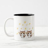 Niedliche Katzen, die Zauberstäbe in der Wand halt Zweifarbige Tasse (Links)