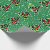 Niedliche Katzen in Sweaters formen Weihnachtsbaum Geschenkpapier (Ecke)