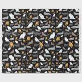 Niedliche Katzen-Muster-Illustration auf schwarzem Geschenkpapier (Flach)