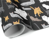 Niedliche Katzen-Muster-Illustration auf schwarzem Geschenkpapier (Rolleneckpunkt)