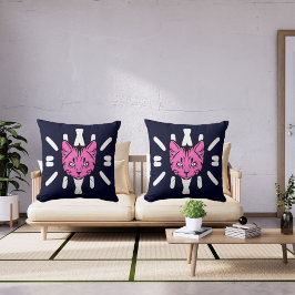 Niedliche Katzenjacke und weißer Streifen auf der  Kissen