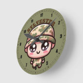 Niedliche Kawaii Army Camouflage Monogram auf Gree Runde Wanduhr (Winkel)
