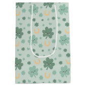 Niedliche kawaii Kleeblatts St. Patrick's Day Mittlere Geschenktüte (Rückseite)
