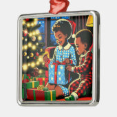 Niedliche Kinder am Weihnachtsmorgen Ornament Aus Metall (Links)