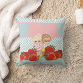 Niedliche Kinder mit Erdbeeren Kawaii Kissen (Decke)
