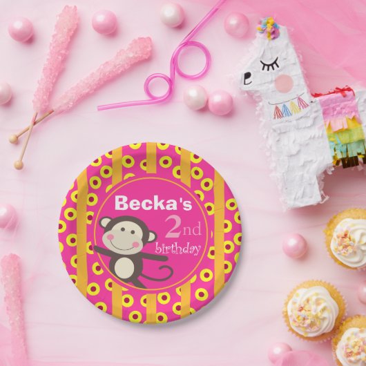 Niedliche Kinder spielen Kürbisfuchsie des Pappteller (Party)