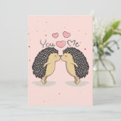 Niedliche Kissing-Igel Karte (Stehend Vorderseite)