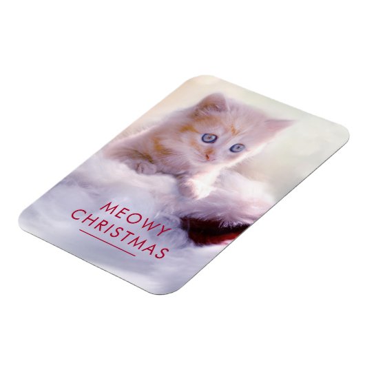 Niedliche Kittenruhe auf einer Weihnachtsmannmütze Magnet (Linke Seite)
