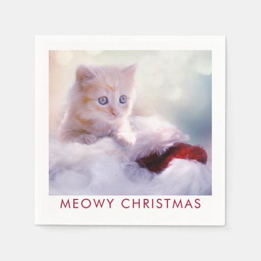 Niedliche Kittenruhe auf einer Weihnachtsmannmütze Serviette (Vorderseite)