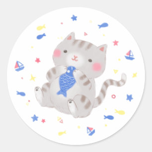 Niedliche Kitty mit Fisch im Sommer Illustration Runder Aufkleber