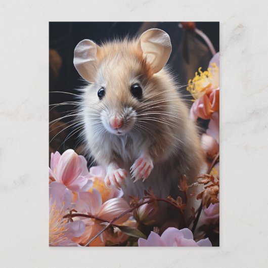Niedliche kleine braune Maus in rosa Blume Postkarte (Vorderseite)