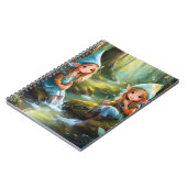 Niedliche kleine Elfe im Fluss Notizblock (Linke Seite)