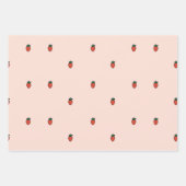 Niedliche kleine Erdbeeren auf rosa Umhüllungspapi Geschenkpapier Set (Vorderseite)