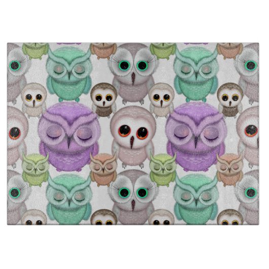 Niedliche kleine Eulen in Pastellfarben Schneidebrett (Vorderseite)