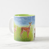 Niedliche kleine Fauna wächst bis zur Illustration Zweifarbige Tasse (Vorderseite Links)