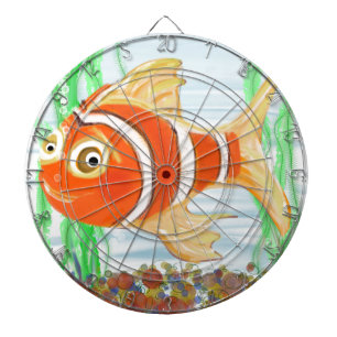 Niedliche kleine Fischerbäder in einem Pool Dartscheibe
