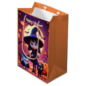 Niedliche kleine Hexe mit Katzen und Kürbissen, na Mittlere Geschenktüte (Vorderseite Schrägansicht)