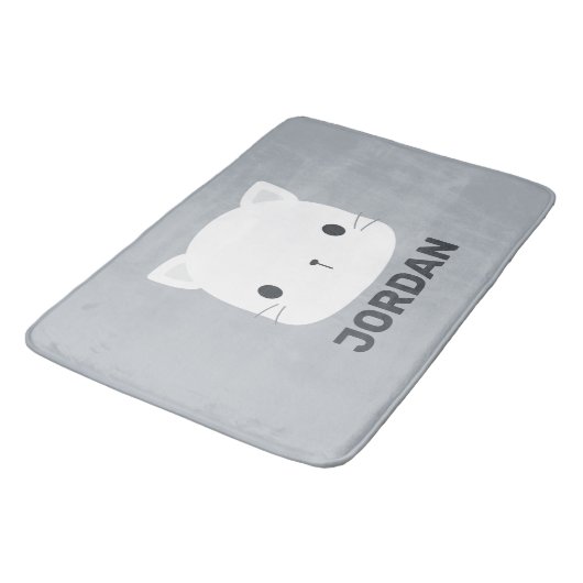 Niedliche kleine Katze mit Personalisiertem Namen Badematte (Schrägansicht)