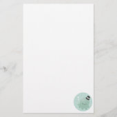 Niedliche kleine Krake, die einen schwarzen Briefpapier (Vorderseite)