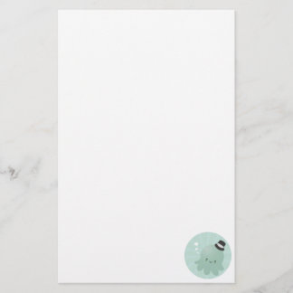 Niedliche kleine Krake, die einen schwarzen Briefpapier