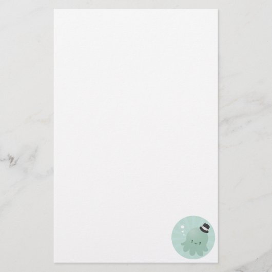 Niedliche kleine Krake, die einen schwarzen Briefpapier (Vorderseite)