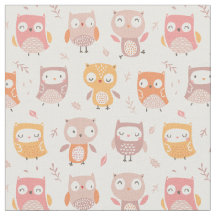 Niedliche kleine Owls in gedämpften Farben