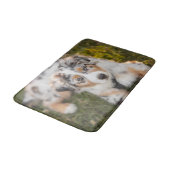 Niedliche Kleintiere | Australian Shepherd Puppy Badematte (Schrägansicht)