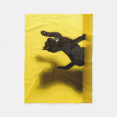 Niedliche Kleintiere | Black Cat Playing Fleecedecke (Vorderseite)