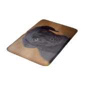 Niedliche Kleintiere | Black Labrador Puppy Badematte (Schrägansicht)