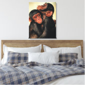 Niedliche Kleintiere | Chimpanzee Hug Leinwanddruck (Insitu (Schlafzimmer))