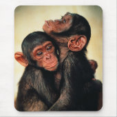 Niedliche Kleintiere | Chimpanzee Hug Mousepad (Vorne)