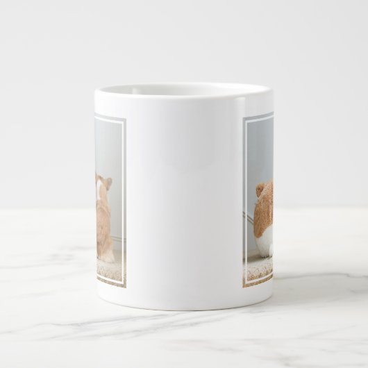 Niedliche Kleintiere | Corgi & Plush Puppy Jumbo-Tasse (Vorderseite)