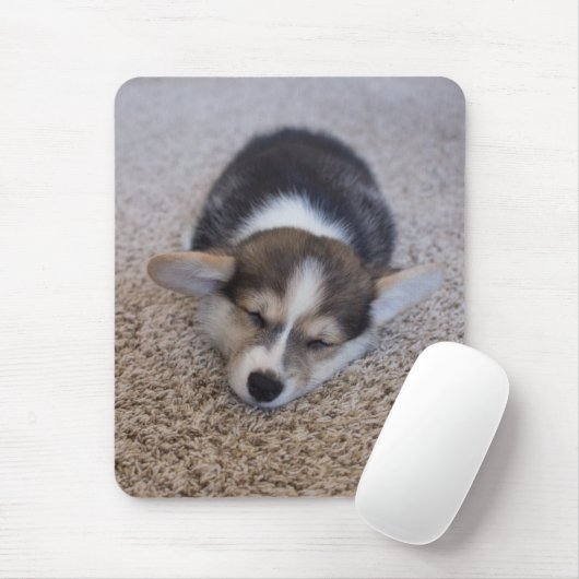 Niedliche Kleintiere | Corgi Puppy auf Shag Rug Mousepad (Mit Mouse)