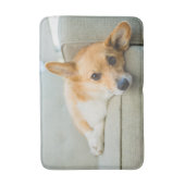 Niedliche Kleintiere | Corgi Puppy on Couch Badematte (Vorderseite Vertikal)