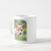 Niedliche Kleintiere | Corgi Welpe im Garten Kaffeetasse (Vorderseite Links)