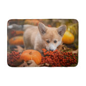 Niedliche Kleintiere | Corgi Welpe im Herbst Badematte (Vorderseite)