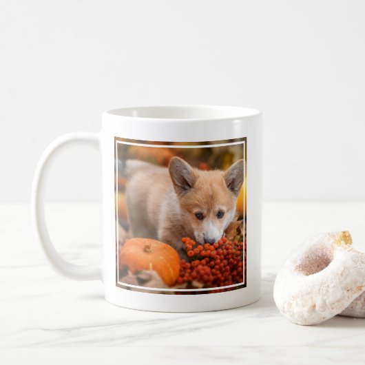 Niedliche Kleintiere | Corgi Welpe im Herbst Kaffeetasse (Mit Donut)