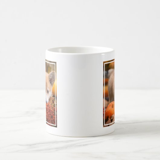 Niedliche Kleintiere | Corgi Welpe im Herbst Kaffeetasse (Mittel)