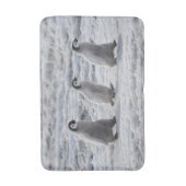 Niedliche Kleintiere | Drei Kaiserpinguin - Chicks Badematte (Vorderseite Vertikal)