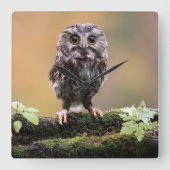 Niedliche Kleintiere | Ein Baby Quadratische Wanduhr (Vorderseite)