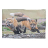 Niedliche Kleintiere | Fox-Jungtiere im Spiel Kissenbezug (Rückseite)