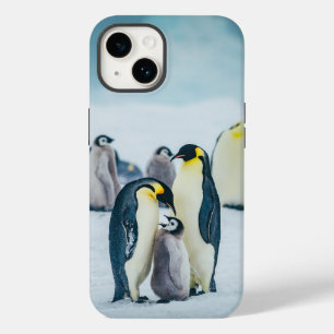 Niedliche Kleintiere   Fütternd Baby Pinguin Case-Mate iPhone 14 Hülle