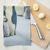 Niedliche Kleintiere | Fütternd Baby Pinguin Geschirrtuch (Viertel Falte)