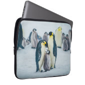 Niedliche Kleintiere | Fütternd Baby Pinguin Laptopschutzhülle (Vorne Rechts)