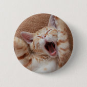 Niedliche Kleintiere | Ginger Kitten Yawning Button (Vorderseite)