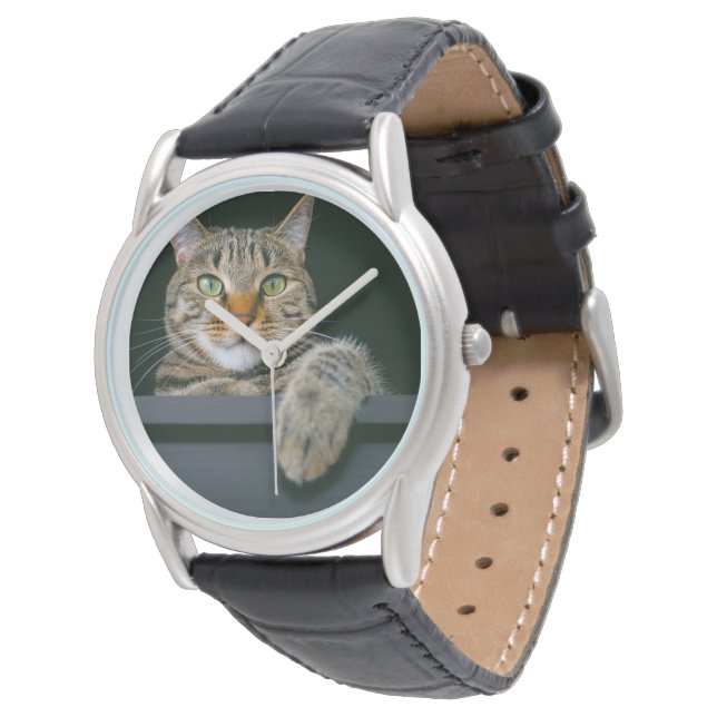 Niedliche Kleintiere | Grey Tabby Cat Face Armbanduhr (Schrägansicht)