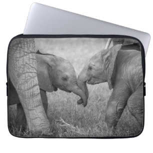 Niedliche Kleintiere Gruß von Baby Elephants Laptopschutzhülle