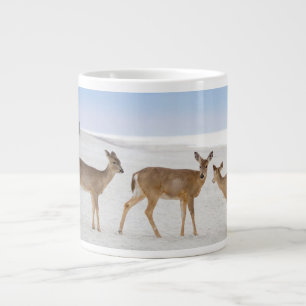 Niedliche Kleintiere Hirsche am Strand Jumbo-Tasse