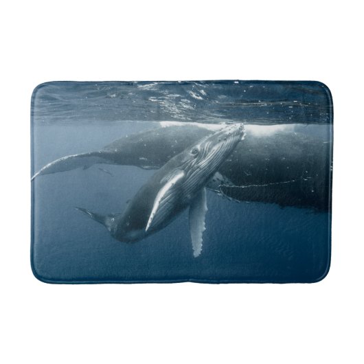 Niedliche Kleintiere | Humpback Whale Calf Badematte (Vorderseite)