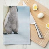Niedliche Kleintiere | Kaiser Penguin Chick Geschirrtuch (Viertel Falte)